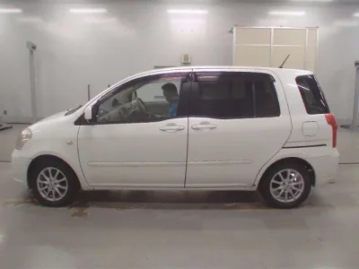 Toyota RAUM