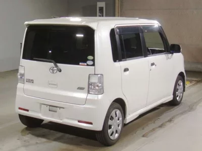 Toyota PIXIS SPACE