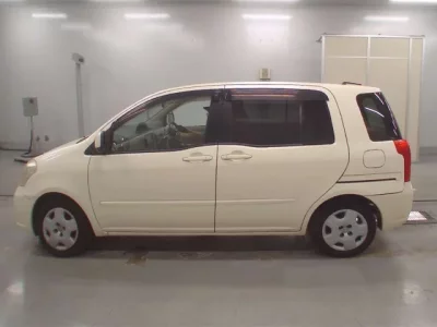 Toyota RAUM