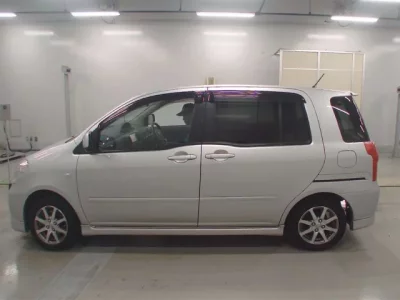 Toyota RAUM