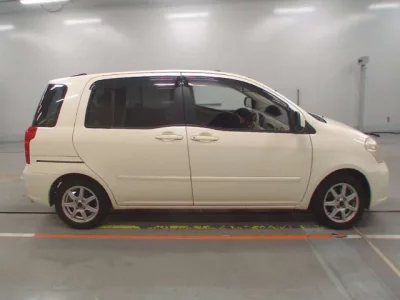 Toyota RAUM