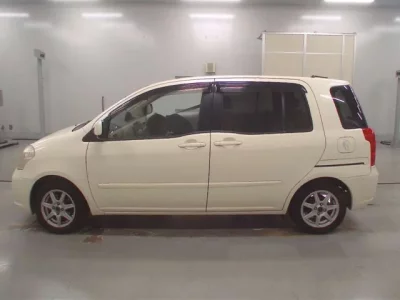 Toyota RAUM