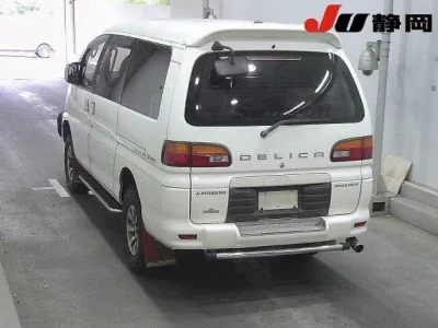 Mitsubishi DELICA