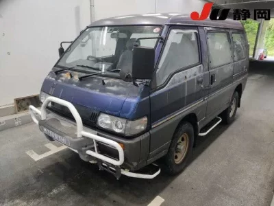 Mitsubishi DELICA WAGON