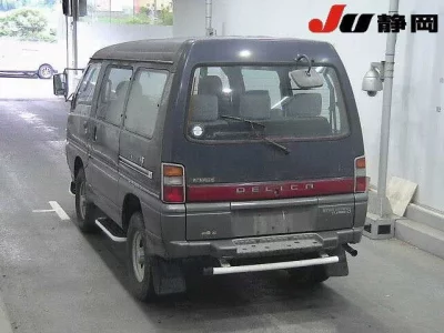 Mitsubishi DELICA WAGON