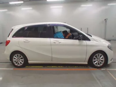 Mercedes-Benz B CLASS