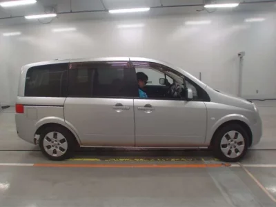 Nissan LAFESTA