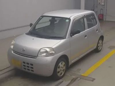 Daihatsu Esse