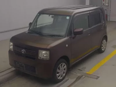 Toyota PIXIS SPACE