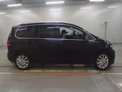 Volkswagen GOLF TOURAN