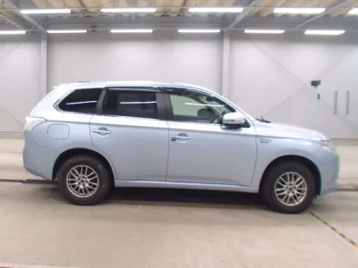Mitsubishi OUTLANDER PHEV