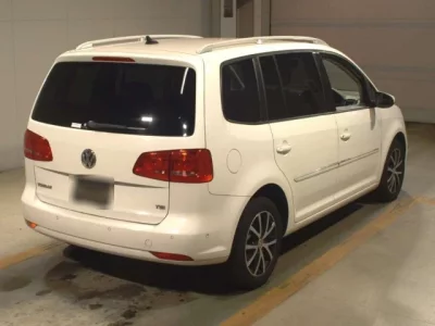 Volkswagen GOLF TOURAN