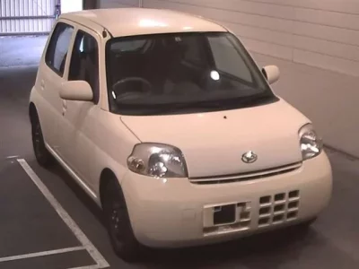 Daihatsu Esse