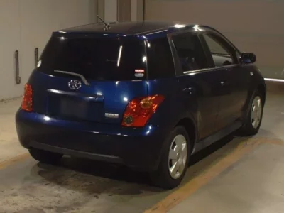 Toyota IST