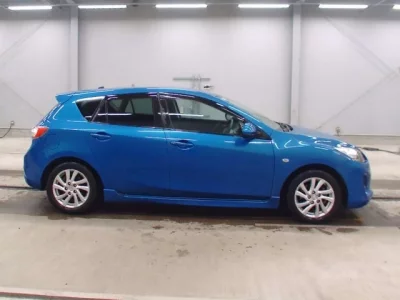 Mazda AXELA