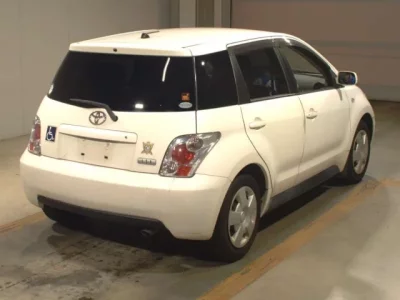 Toyota IST