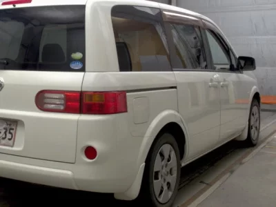 Nissan LAFESTA