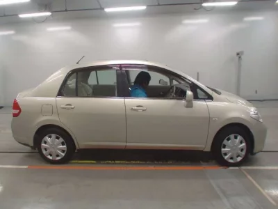 Nissan TIIDA LATIO
