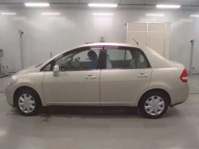 Nissan TIIDA LATIO