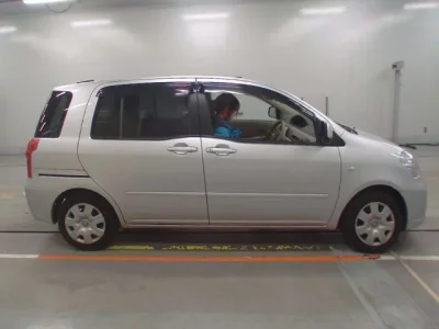 Toyota RAUM