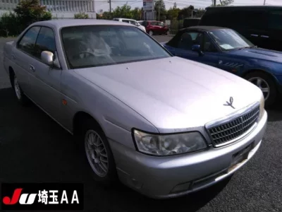 Nissan LAUREL