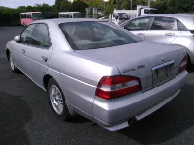 Nissan LAUREL
