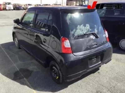 Daihatsu Esse