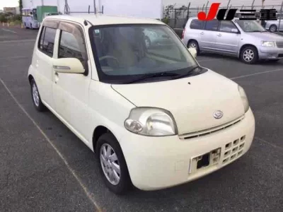 Daihatsu Esse