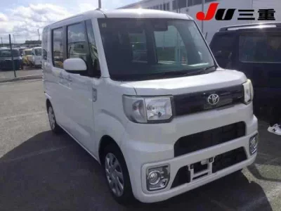 Toyota PIXIS MEGA
