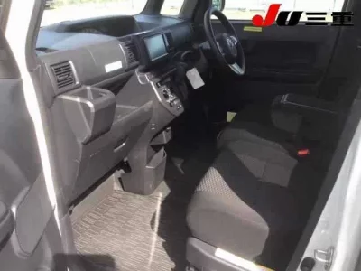 Toyota PIXIS MEGA