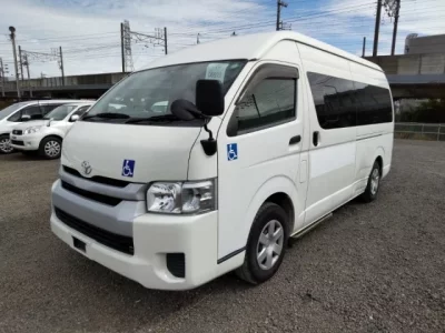 Toyota REGIUS ACE COMMUTER