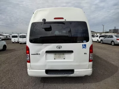Toyota REGIUS ACE COMMUTER