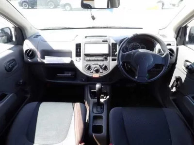 Mitsubishi LANCER VAN