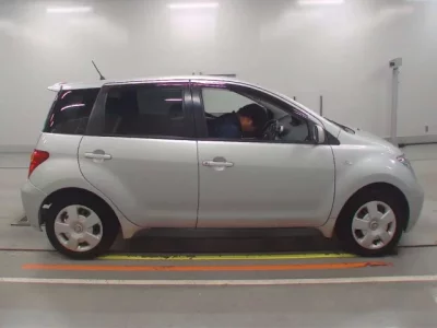 Toyota IST
