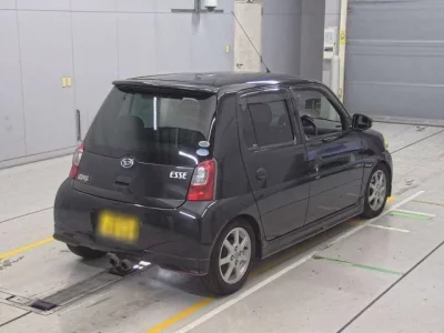 Daihatsu Esse