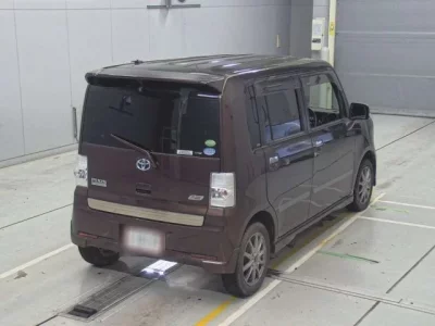 Toyota PIXIS SPACE