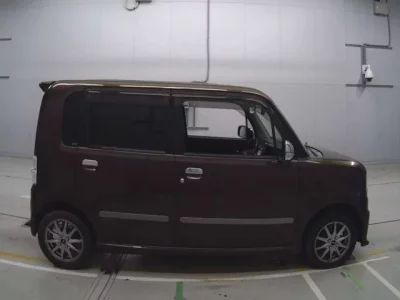 Toyota PIXIS SPACE