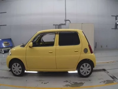 Daihatsu Esse