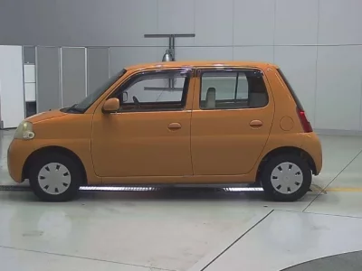 Daihatsu Esse