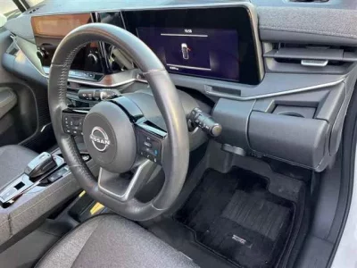 Nissan AURA