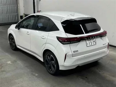Nissan AURA