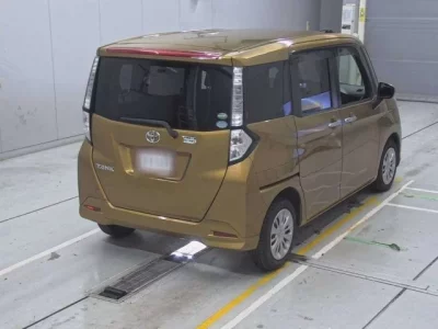Toyota TANK