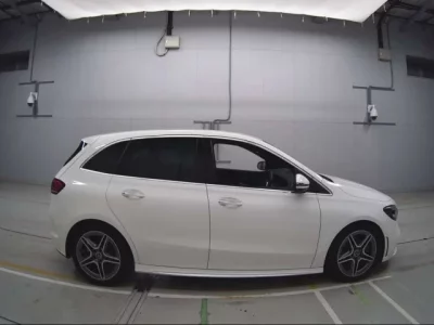 Mercedes-Benz B CLASS
