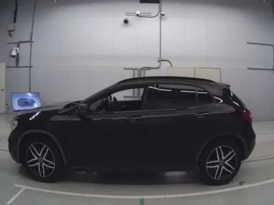 Mercedes-Benz GLA CLASS