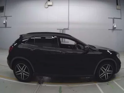 Mercedes-Benz GLA CLASS
