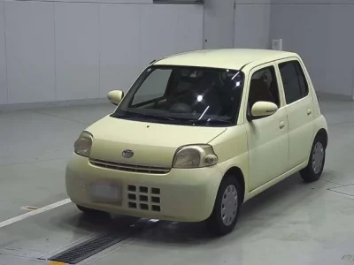 Daihatsu Esse