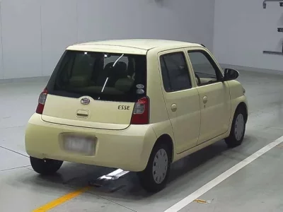 Daihatsu Esse