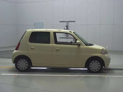Daihatsu Esse