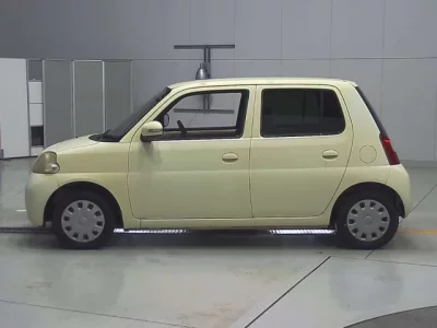 Daihatsu Esse
