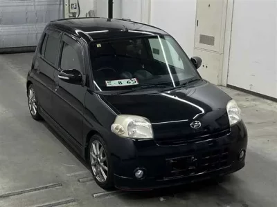Daihatsu Esse